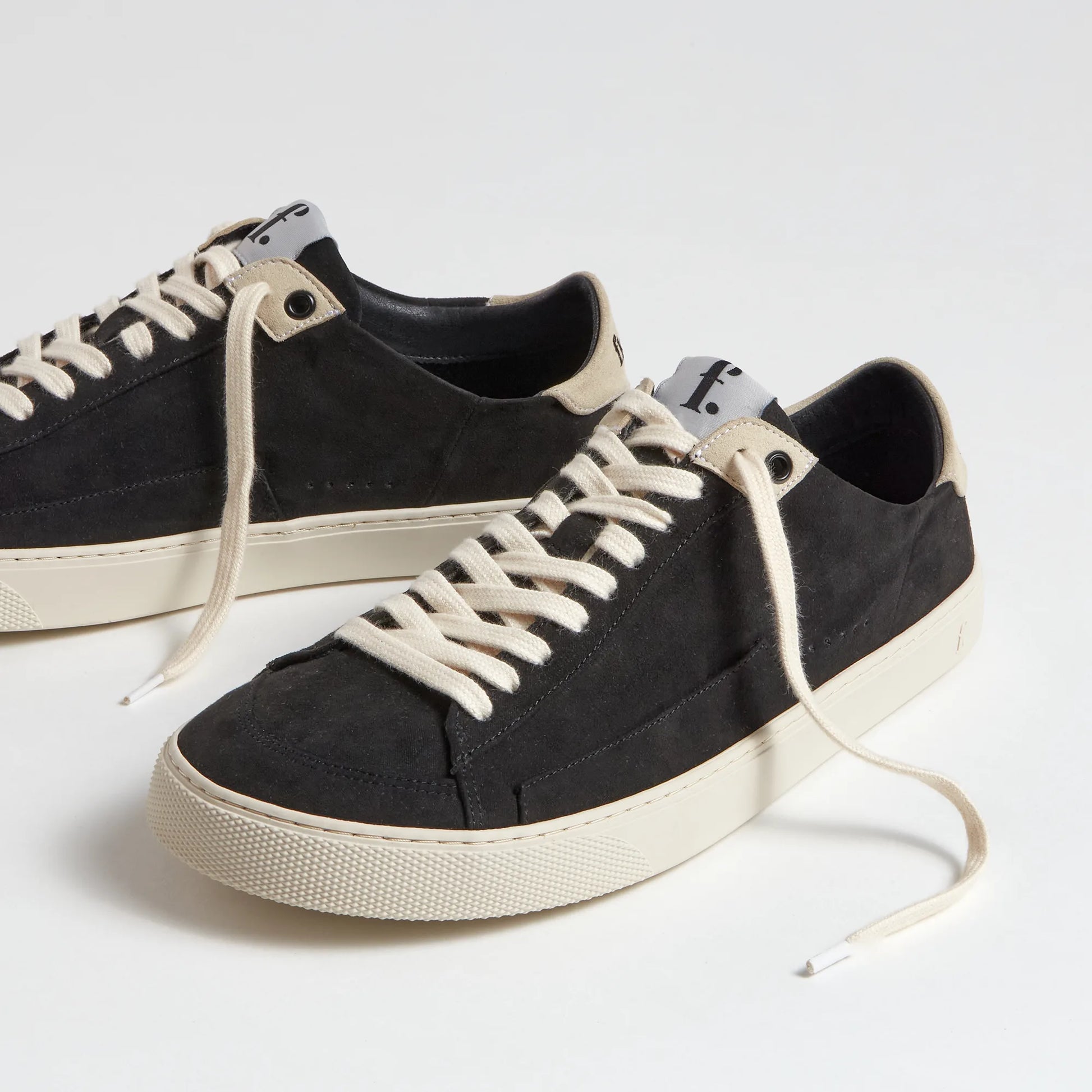 Peach Black tennised
