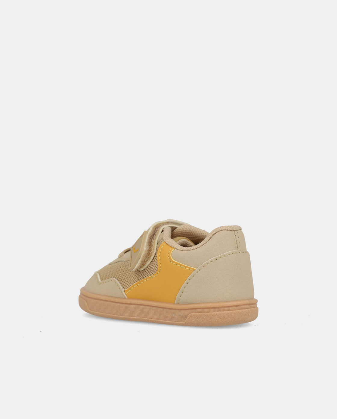 Platy barefoot tennised takjakinnitusega
