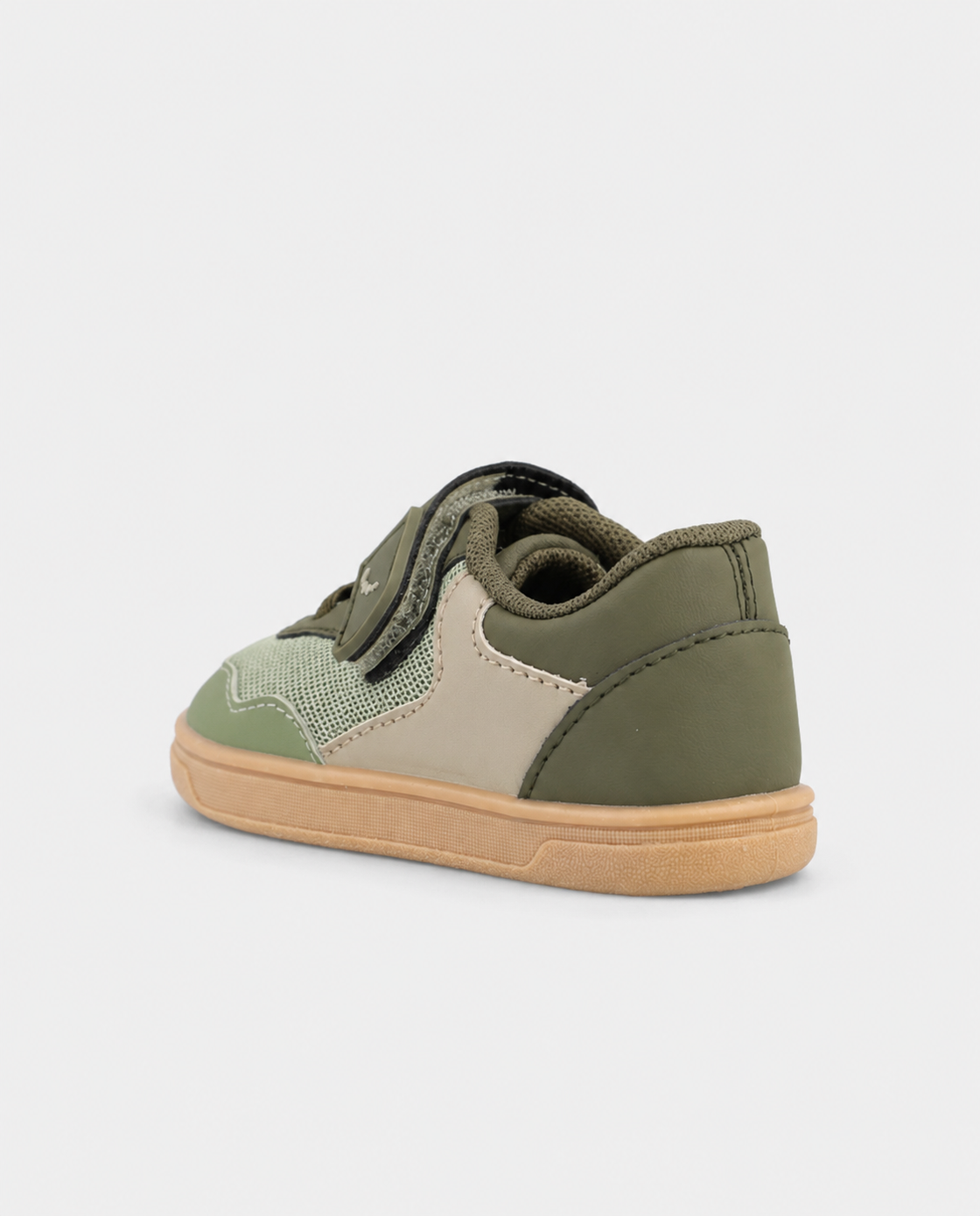 Platy barefoot tennised takjakinnitusega
