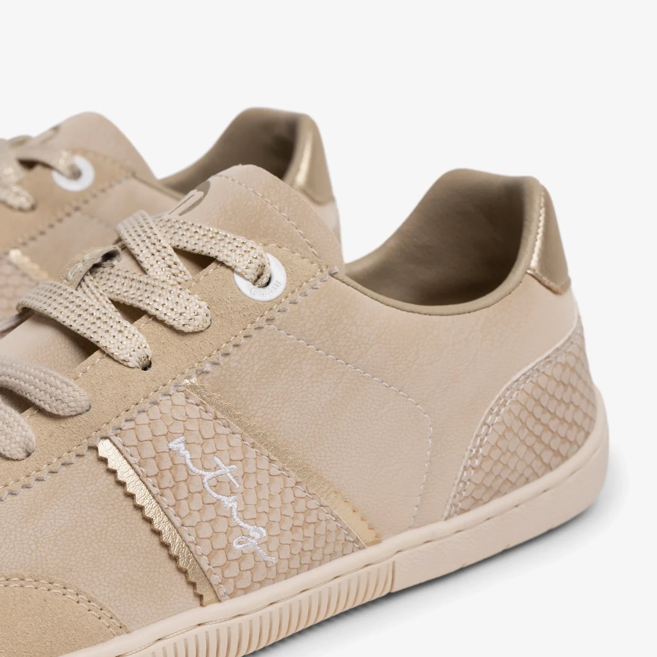 Mtng Free Aria Women's Minimalist Sneakers - MyMara
